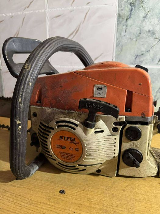 4 piły spalinowe+prowadnice+12 łańcuchów–po postoju, do przeglądu