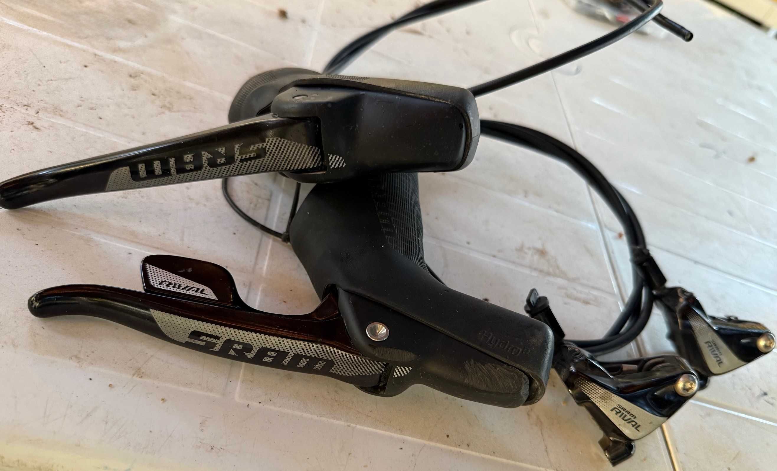 Manetes e Bombites Sram Rival 1x11 v
