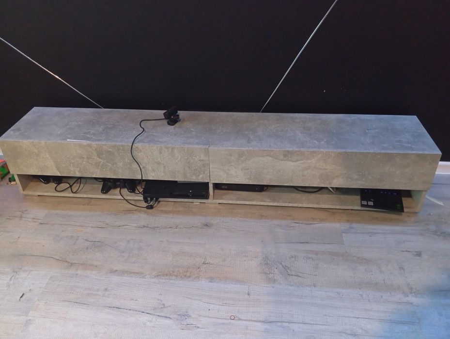 Szafka pod tv efekt betonu