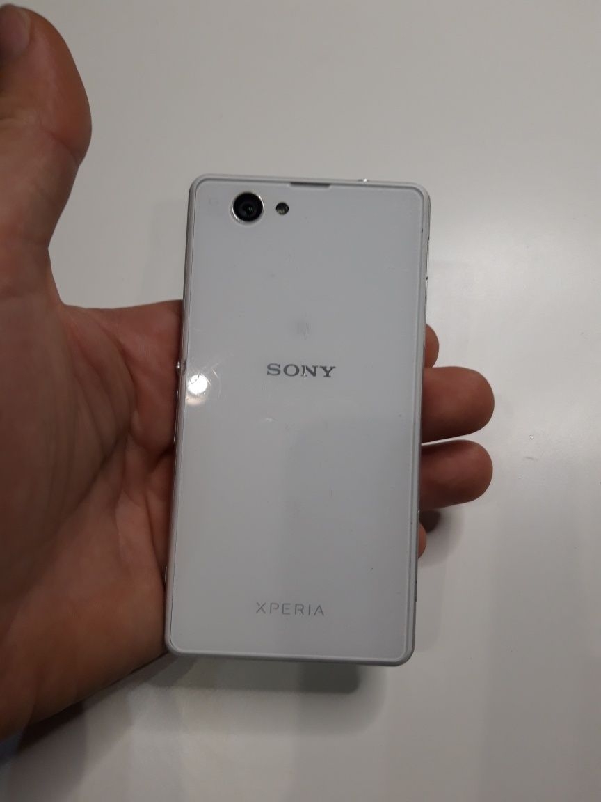 Захищений телефон Sony Xperia Z1 з коробкою C6902 White Сони компакт