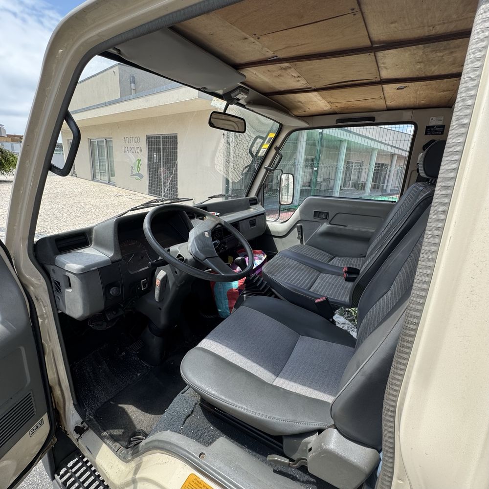 Mitsubishi Canter 3.3 Diesel - Caixa Aberta - 1 Dono - 265.000 km
