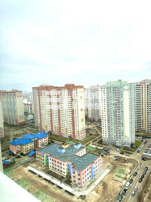 Продається сучасна, тепла, квартира в ЖК Патріотика