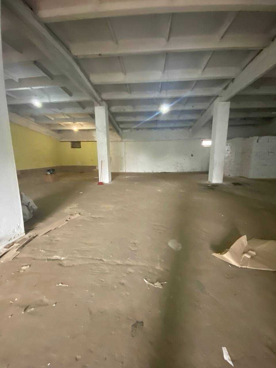 Оренда склад з рампою і офісом в центрі вул. Новознесенська 290 кв.м.