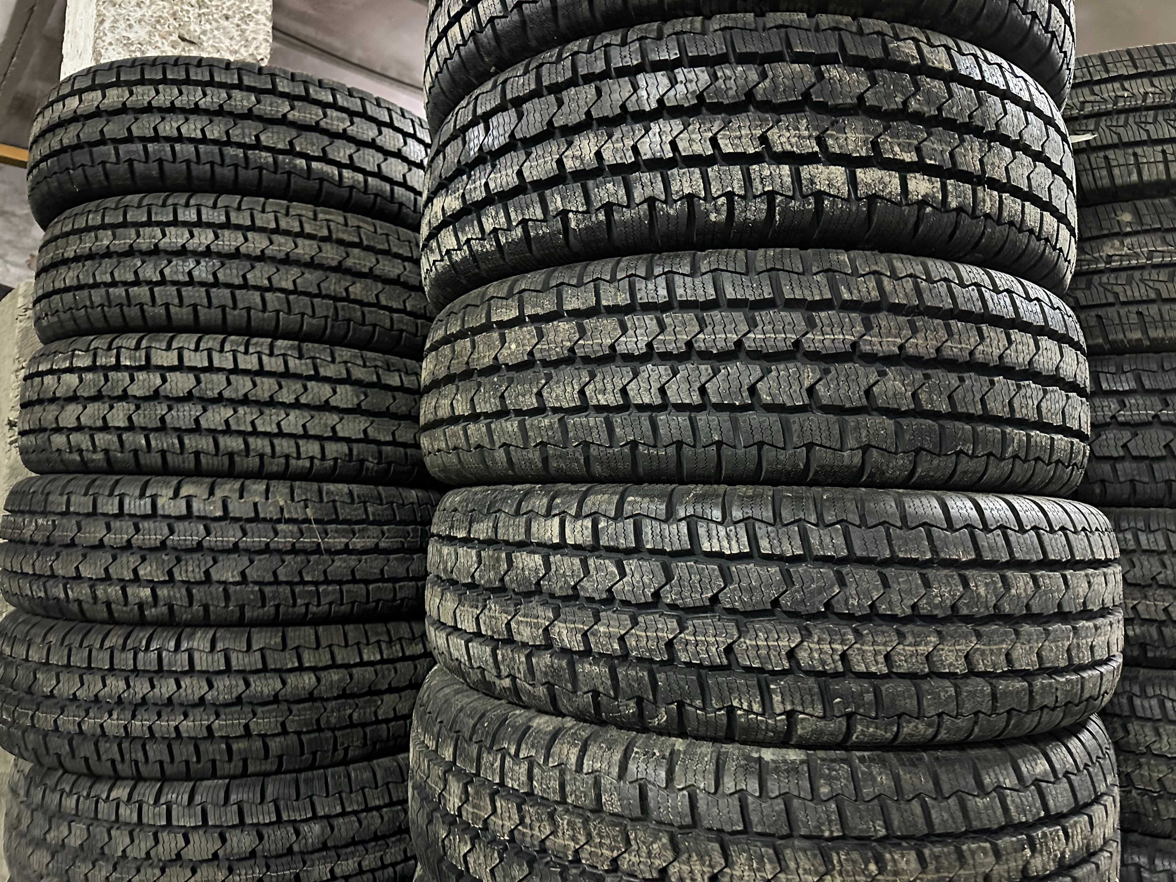 Як нові 205/75R16C Continental VancoFourSeason2 2ШТ 4ШТ