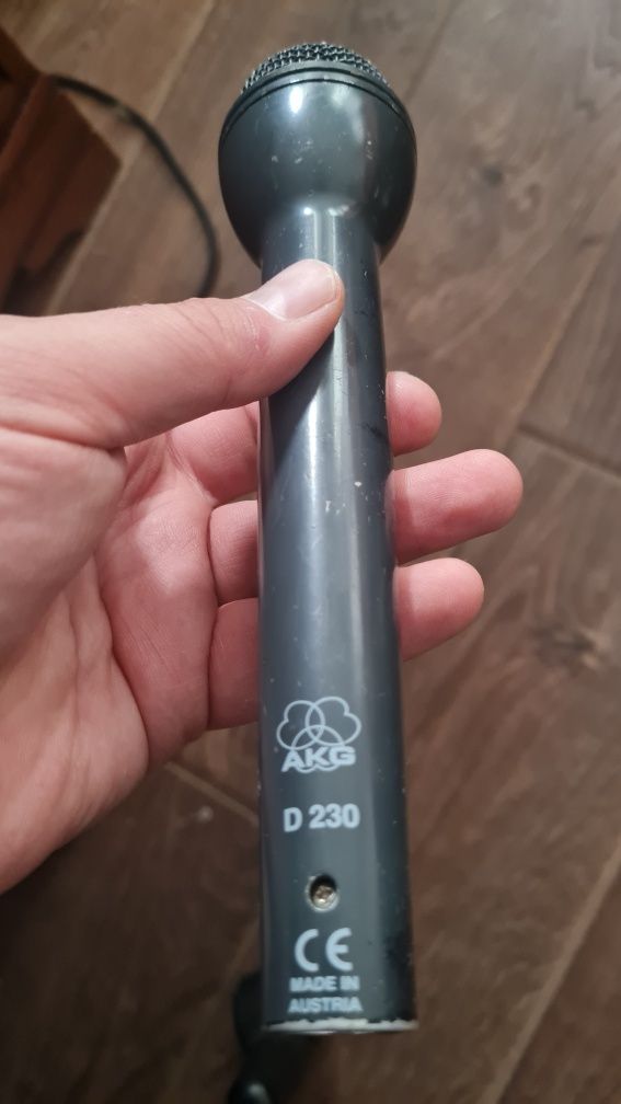 микрофон AKG D 230