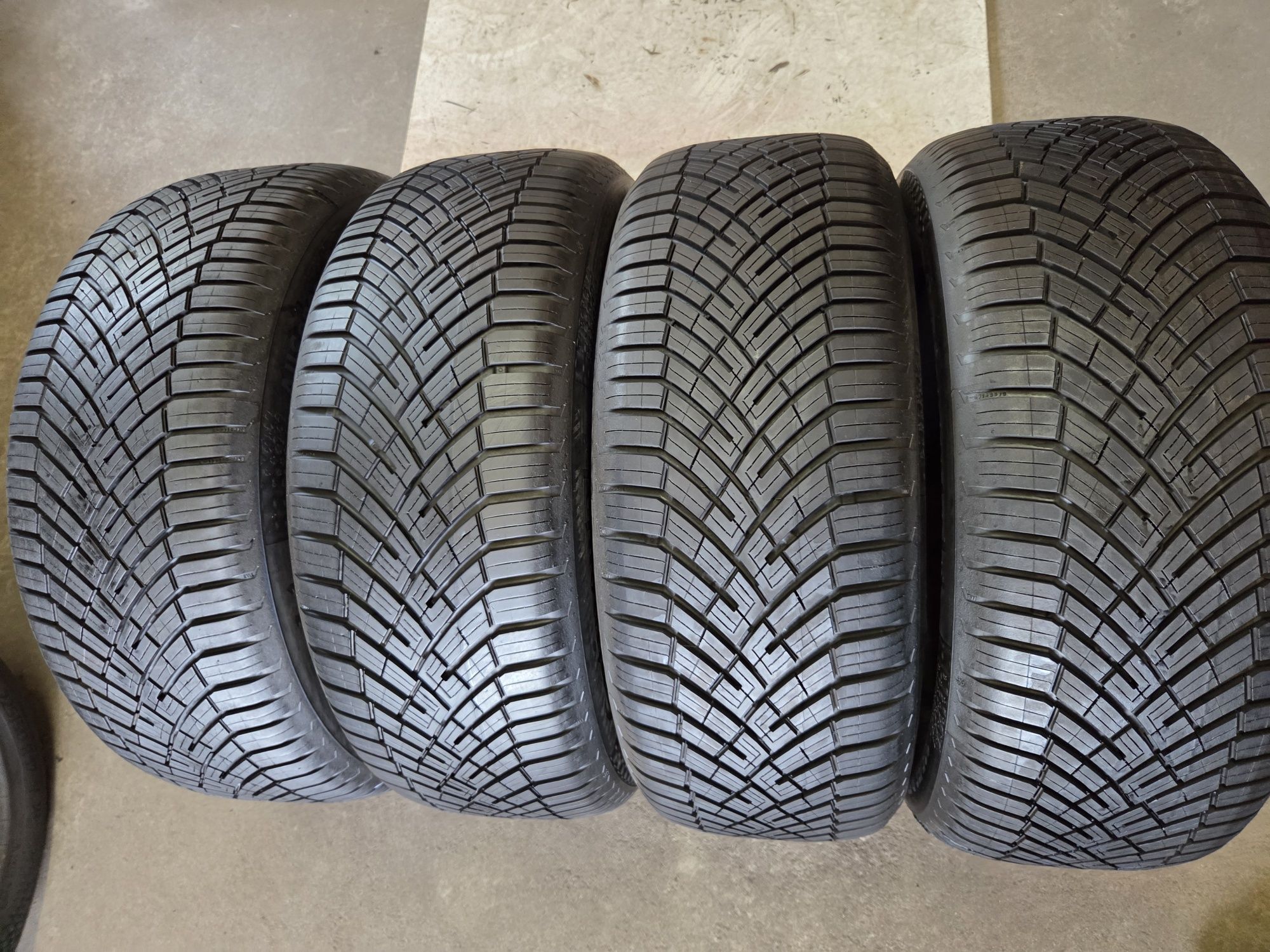 opony używane 235/55R17 Continental allseasoncontact 2