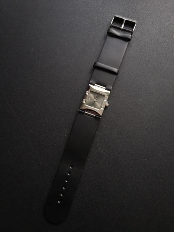 Zegarek Avon srebrny czarny