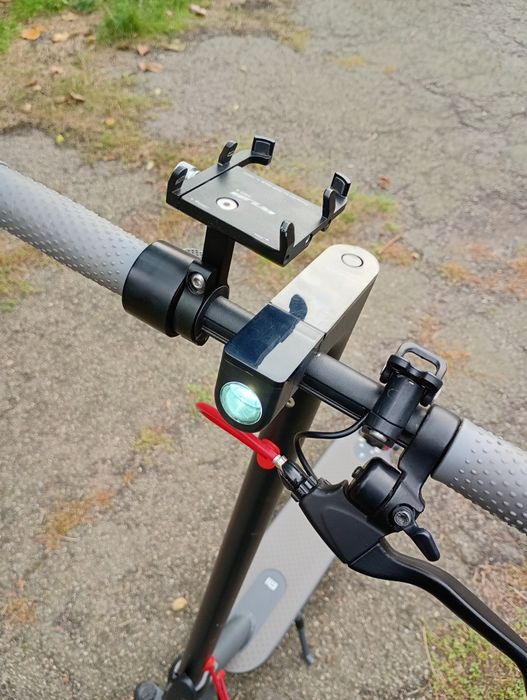 Продам електросамокат Mi Electric Scooter PRO 4