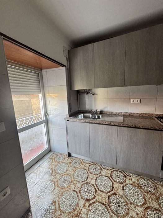 Apartamento T2 em zona sossegada e tranquila