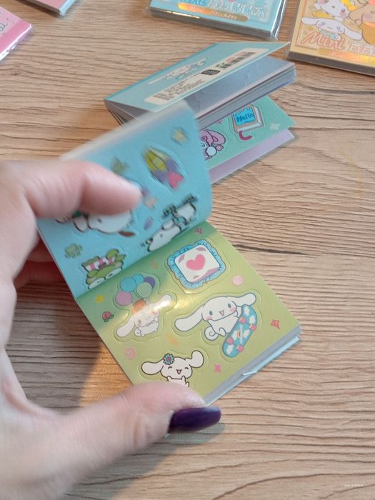 Książeczka naklejki sanrio