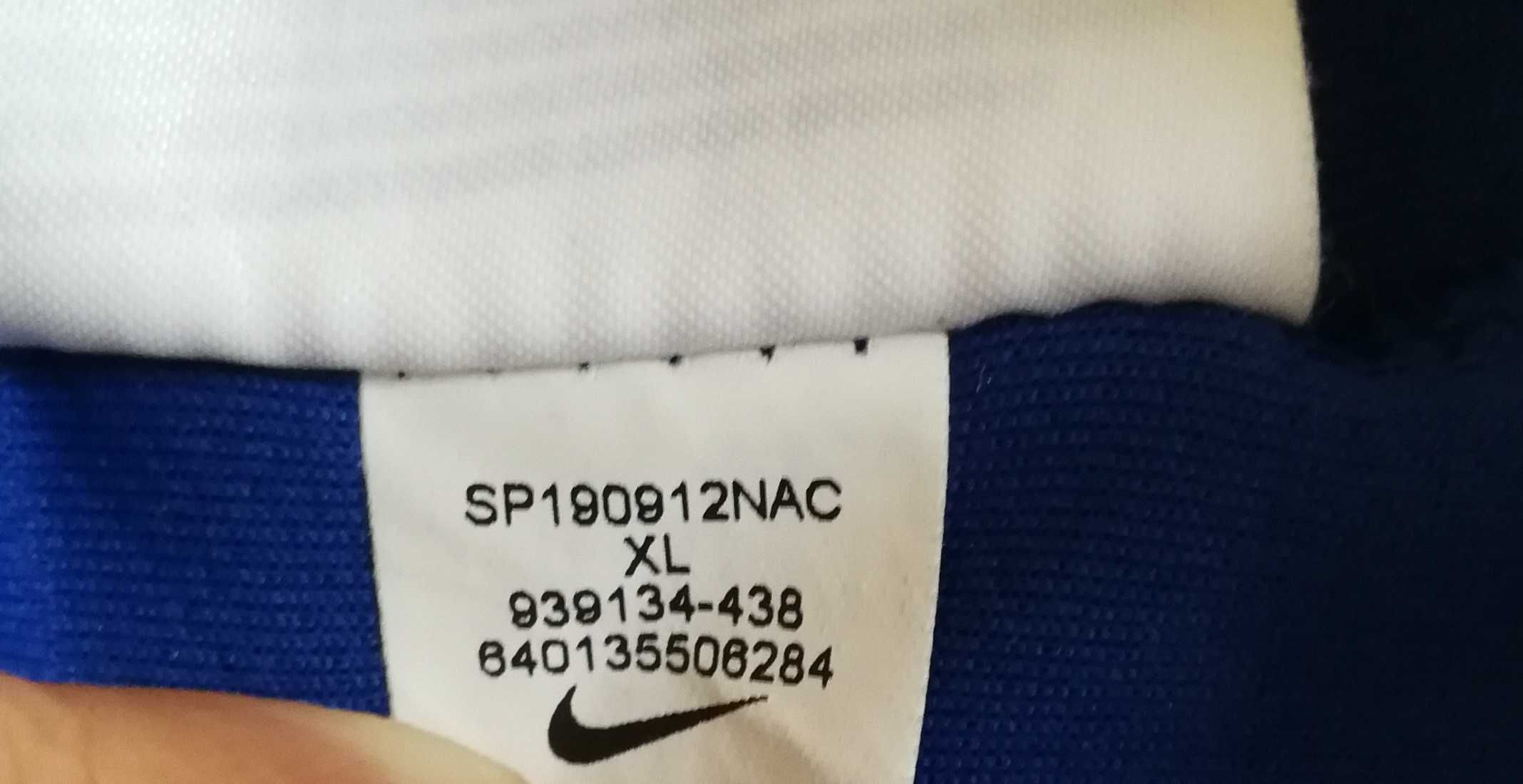 Koszulka sportowa Nike, rozmiar XL.