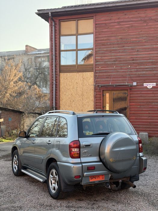 Toyota RAV четыре полный привод