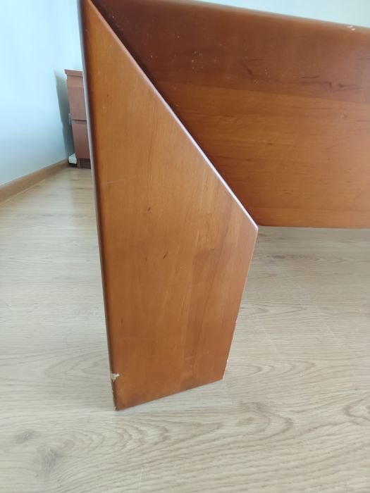 Rama łóżka z drewna bukowego