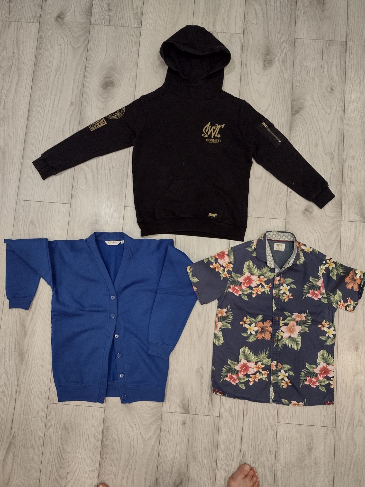 Zestaw 134 140 sweterek bluzka i 2 bluzy