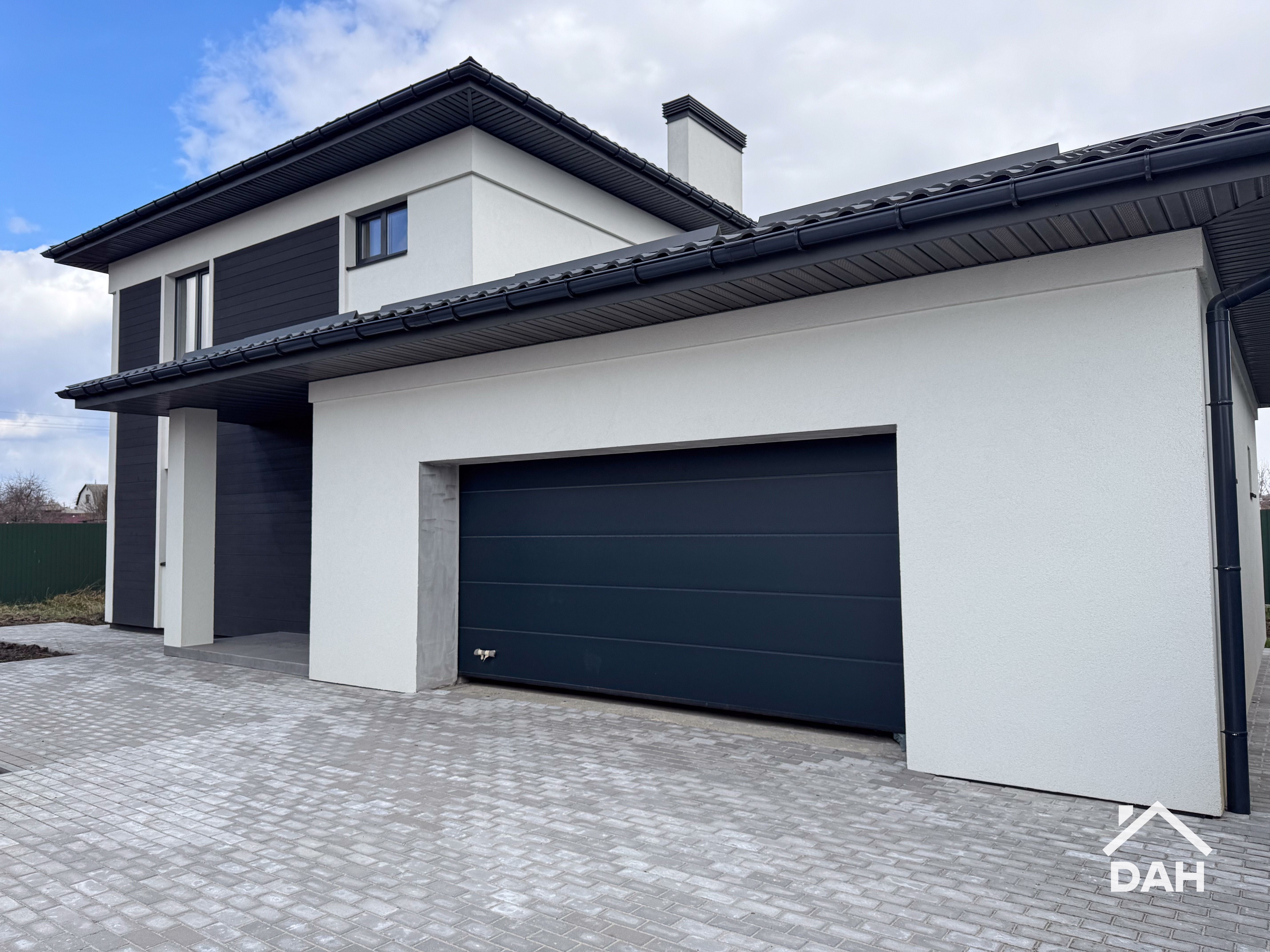 Будинок 216 м² з гаражем, 6 соток, під чистове є газ с. Крюківщина