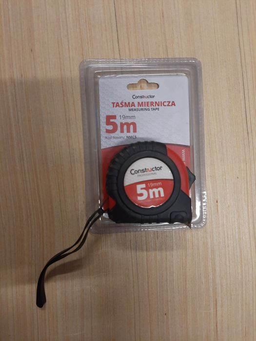 Metrówki drewniane , plastikowe 2m hilti würth