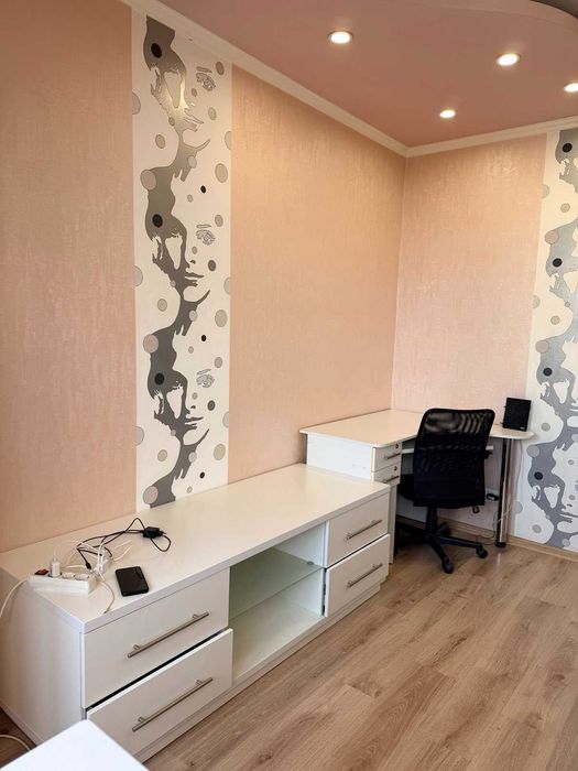 Сдам 3 комн. квартиру ул. Амосова, д.56