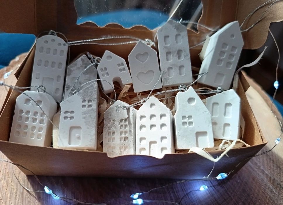 Zawieszki na choinkę domki zestaw święta gips