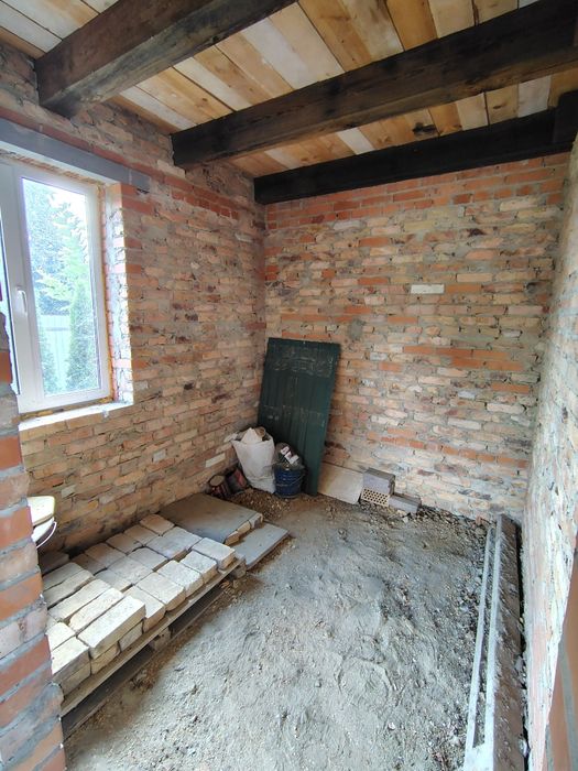 Продаж будинку в мальовничому місці.