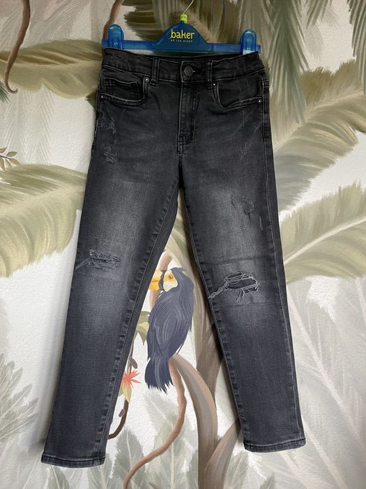 Spodnie jeansy długie czarne z dziurami 128 cm 8 lat Zara