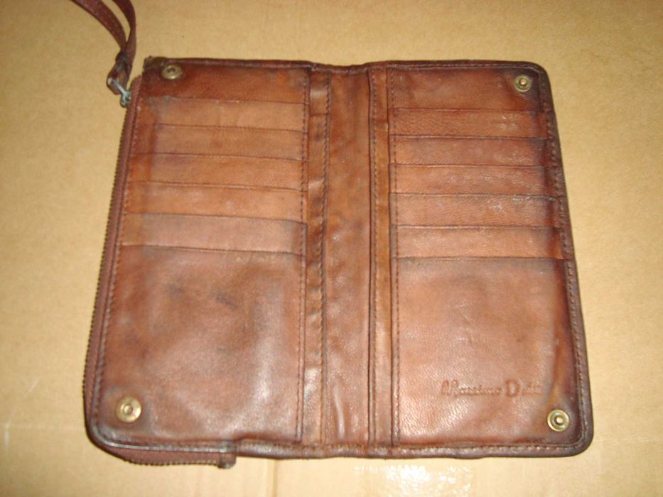 Carteiras  e  bolsas  em  pele