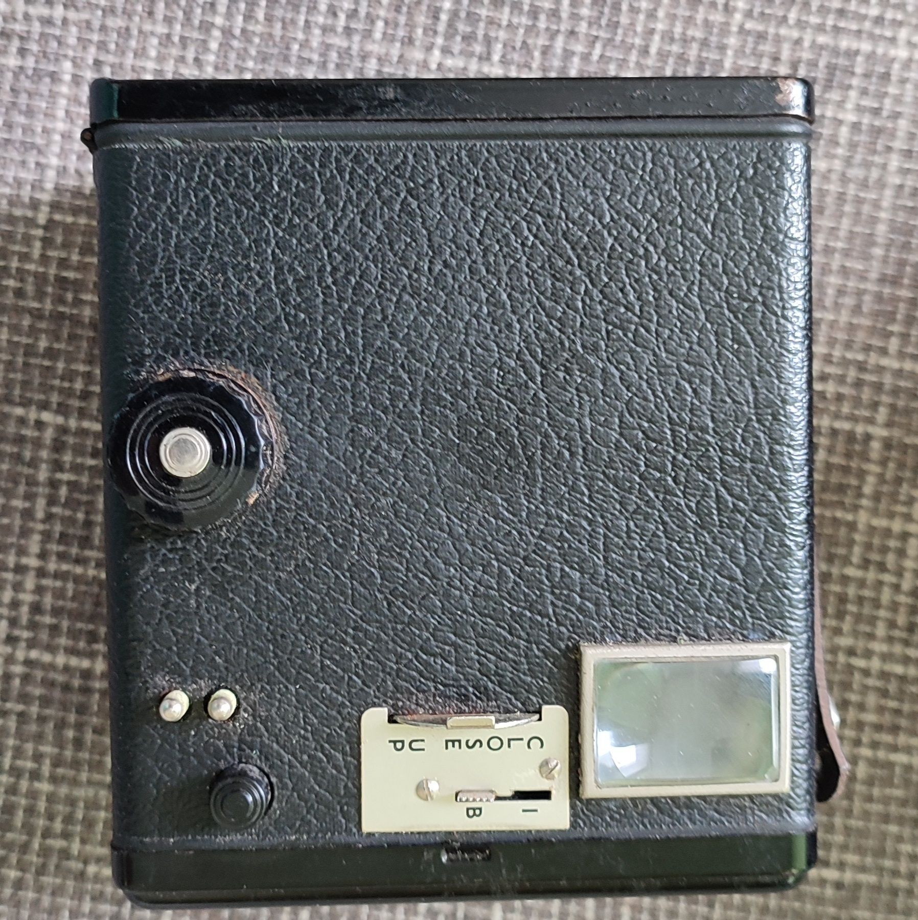 Вінтажний фотоапарат 50-х років Kodak six-20, model D