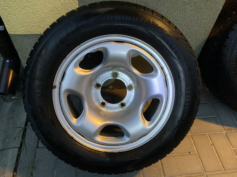Suzuki Grand Vitara koła zimowe 5x114,3 235/60/16 continantal,uniroyal
