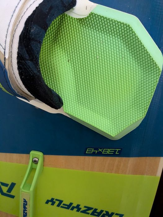 Prancha kitesurf crazyfly fins g10