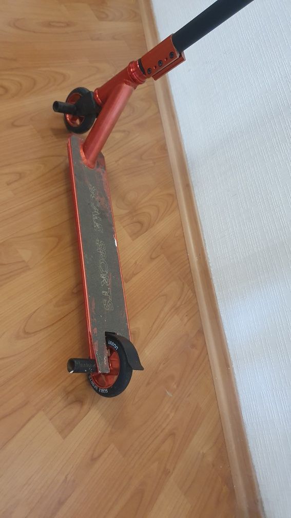 Трюковый самокат Scale sports