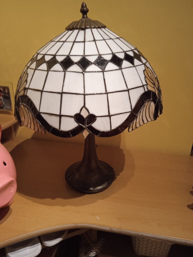 Lampa witrażowa stojąca