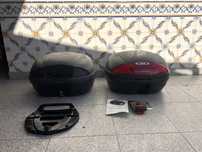 2 malas givi sem chaves e uma com fechadura desmontada. Suporte givi