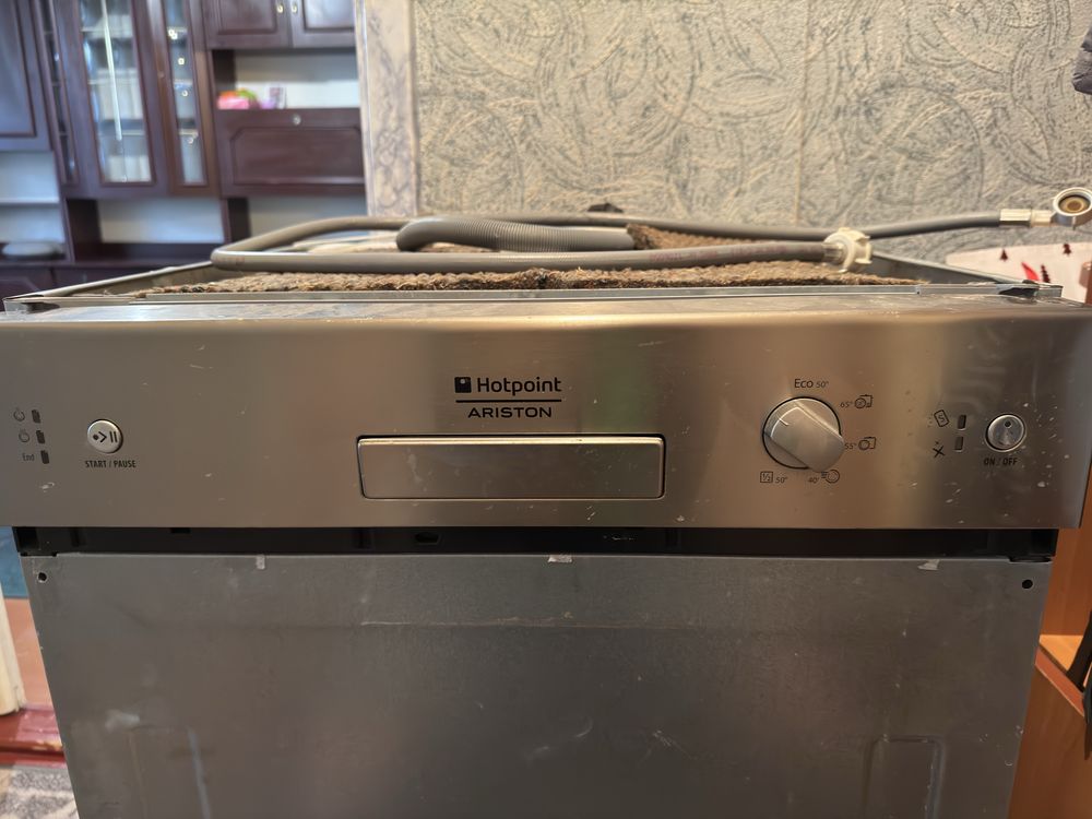 Посудомийка Hotpoint Ariston