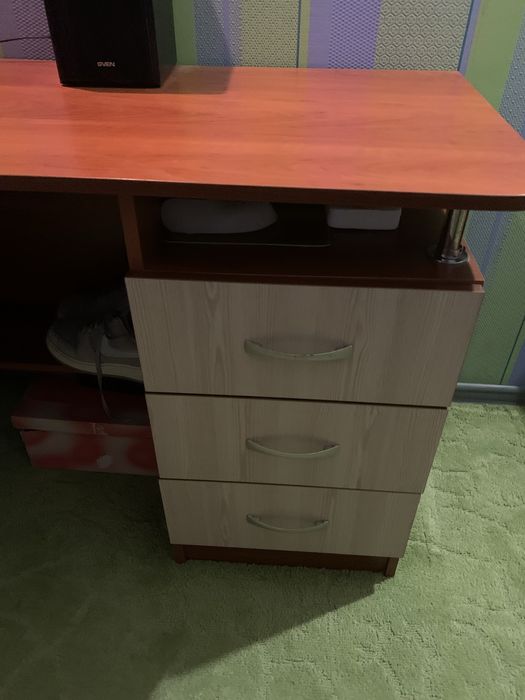 Компьютерный письменный стол угловой