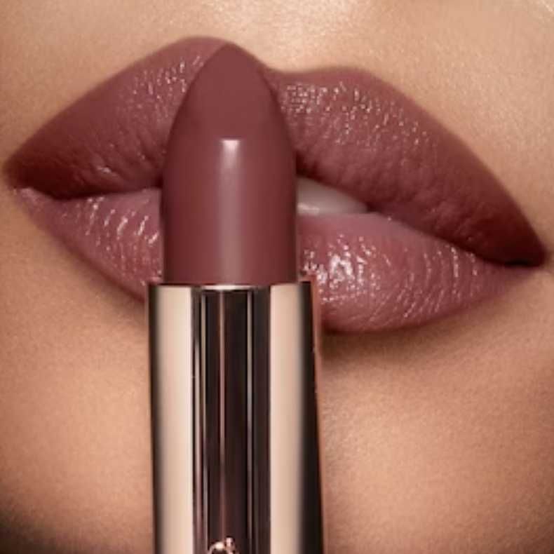 Mini pomadka Charlotte Tilbury Stoned Rose