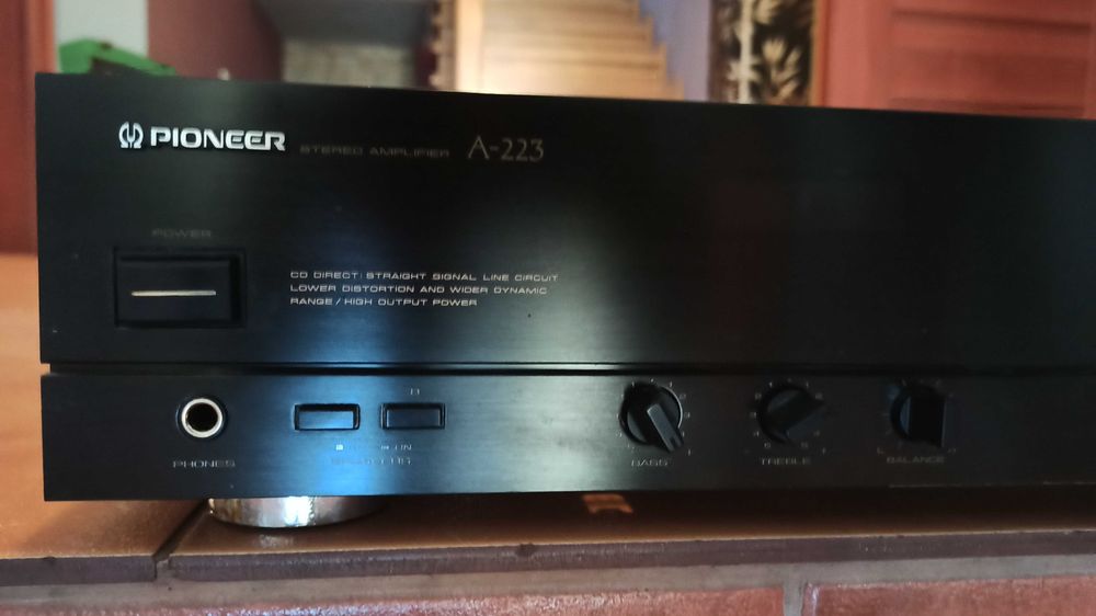 Wzmacniacz Stereo Pioneer A-223 w pełni sprawny i ładny stan wizualny