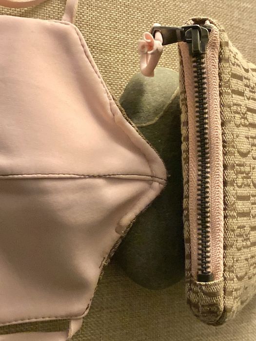 Bolsa com máscara.