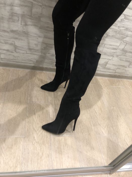 Сапожки высокие на шпильке