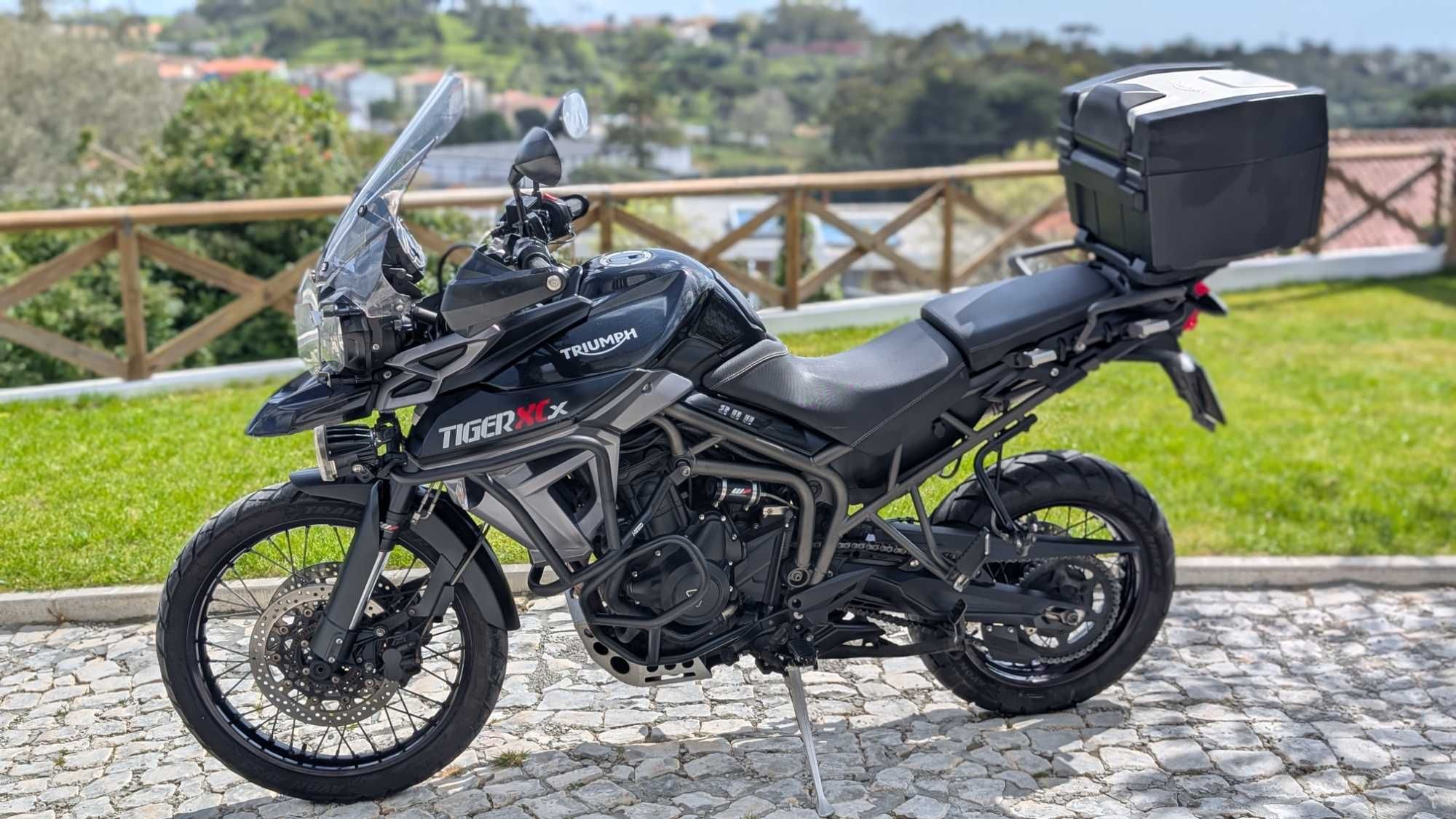 Triumph Tiger 800 XCX