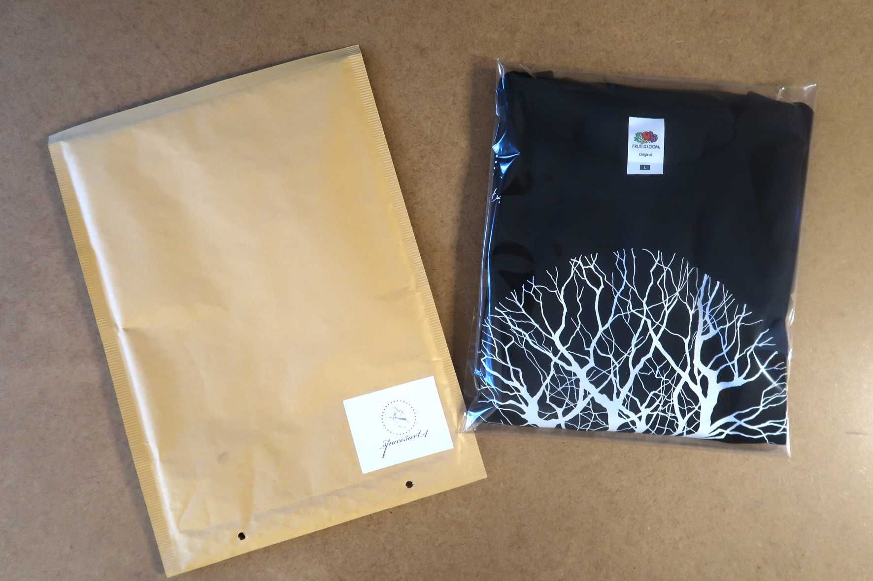 T-Shirt z Oryginalną Autorską Grafiką, dostępny w rozmiarach M, L, XL