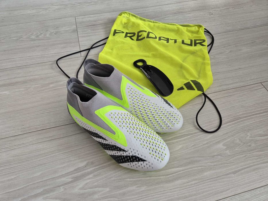 Profesjonalne buty piłkarskie korki adidas Predator Accuracy+ rozm. 42