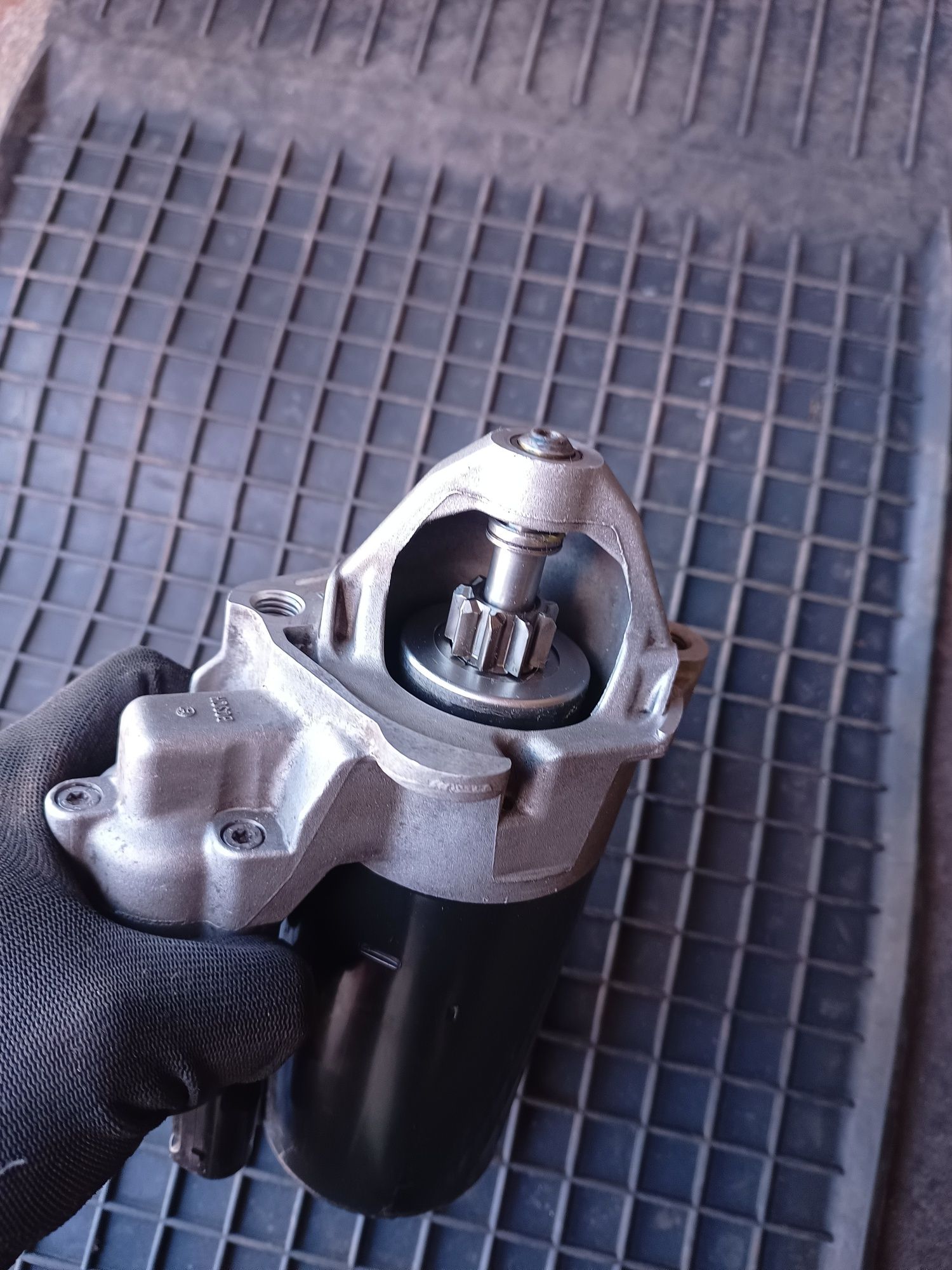 Rozrusznik Bosch Audi A4 B7 A6 C6 2.0 TDI Multitronic Automat 03G91102