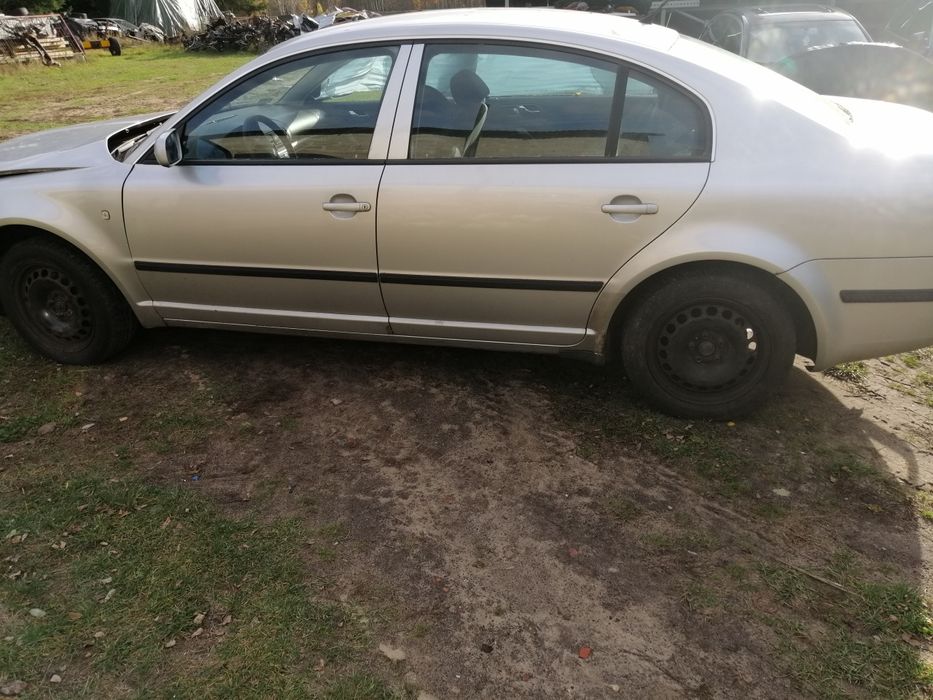 Skoda Superb 1 cała na części 2.0 benzyna kod 9102