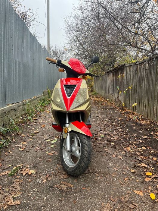 Продам двухмісний скутер