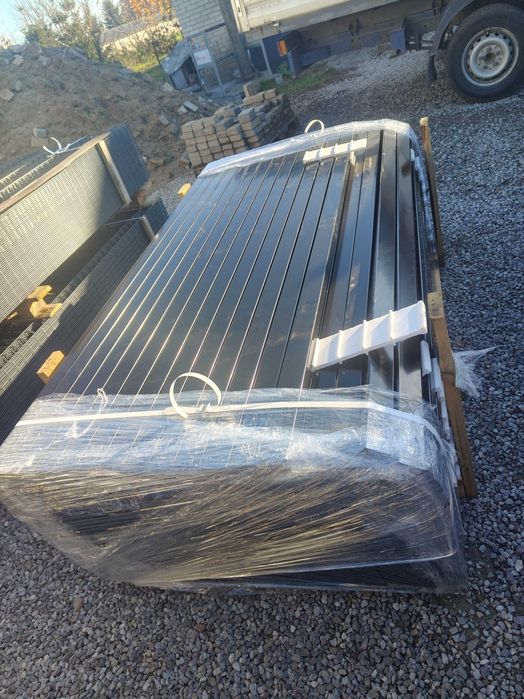 Panele ogrodzeniowe 3D, słupki ,obejmy ,mocowania do podmurówki/słupka