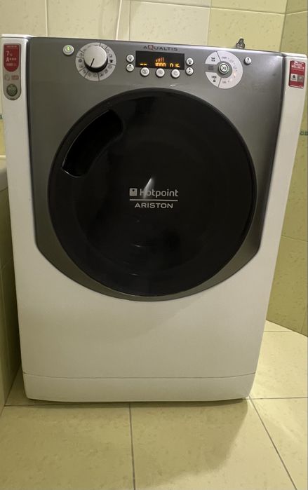 Пральна машина Hotpoint Ariston AQUALTIS AQS73F