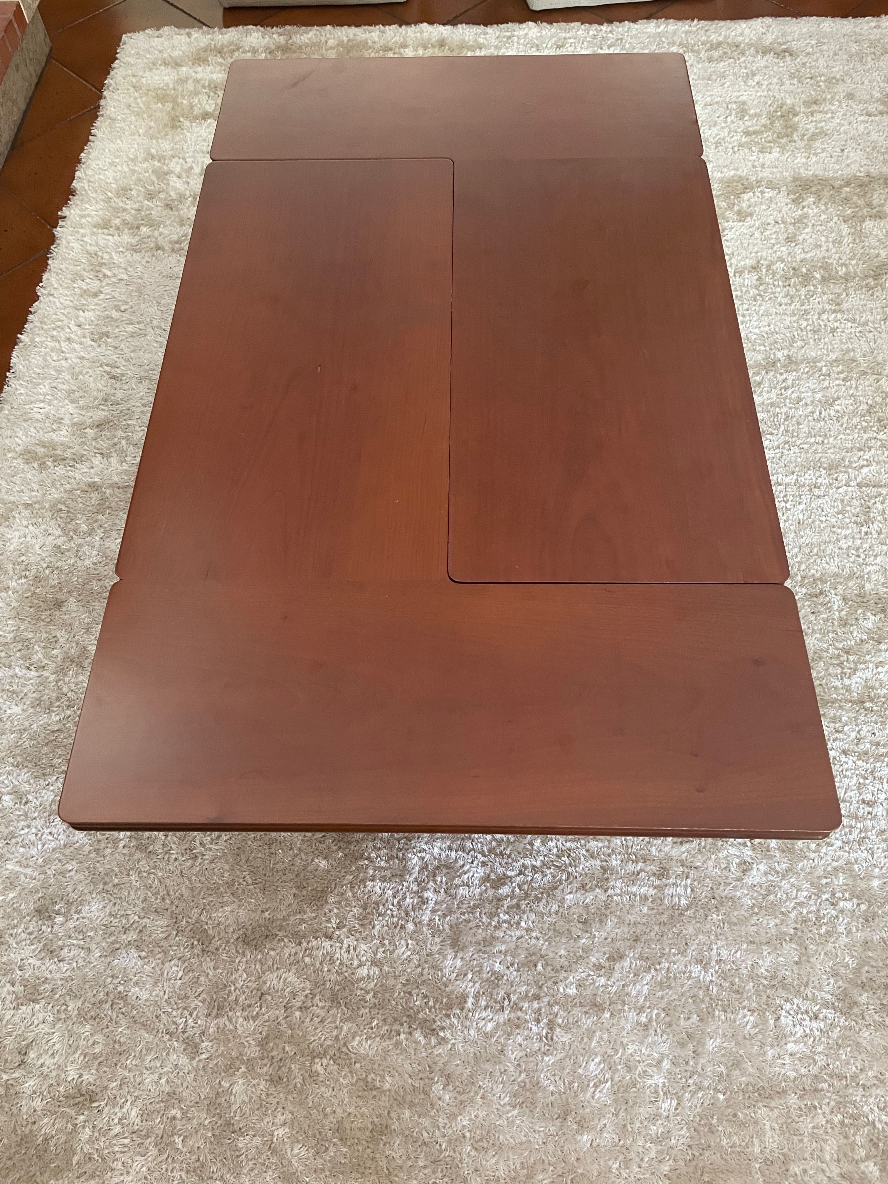 Mesa em cerejeira com bar integrado