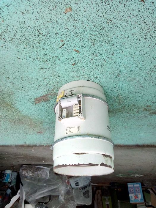 Ventilador de ar S&P TD 800-200 V3, em bom estado!