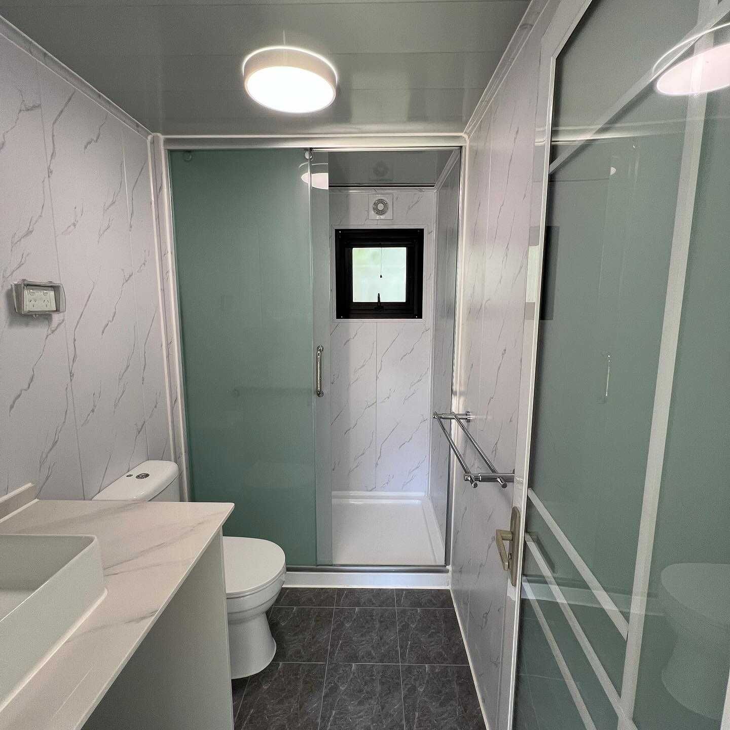Domek Letniskowy Całoroczny 70m2 Bez Pozwolenia - Idealny na działkę!