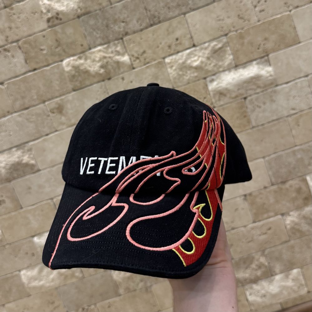 Кепка vetements flame