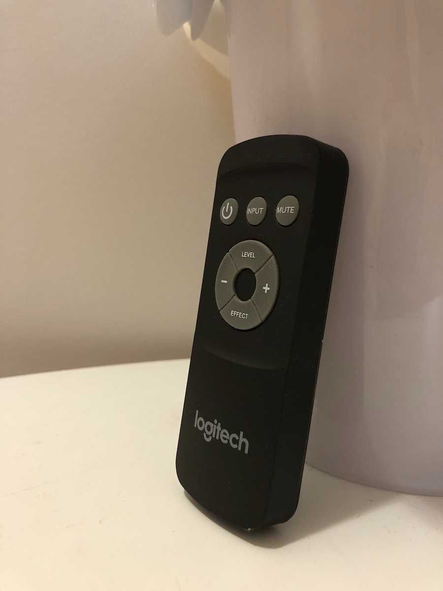 Colunas Logitech Z906